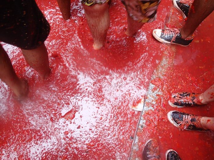 スペインのトマト祭りに参戦した チケット情報 注意点 ヒコーキ印