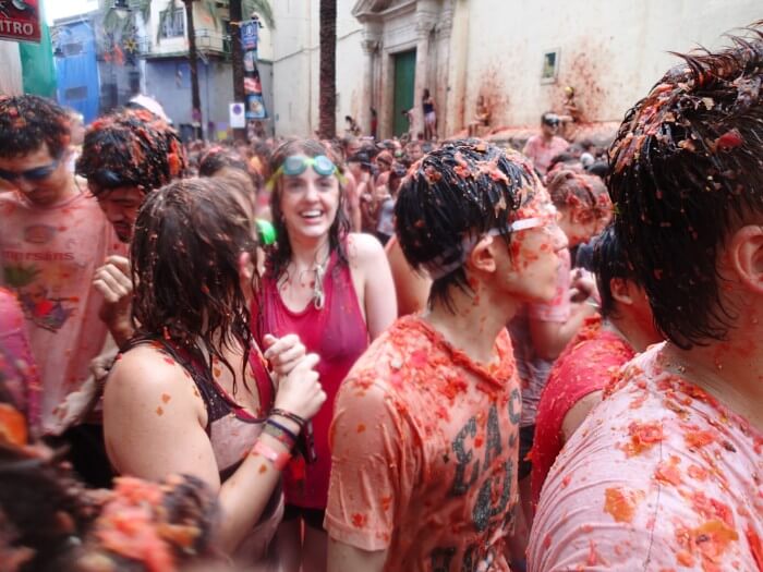 スペインのトマト祭りに参戦した チケット情報 注意点 ヒコーキ印